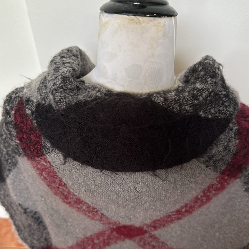 Altare Open Front Shawl Toggle Wrap - Picture 8 of 9